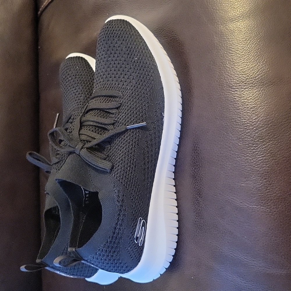 Unisex Sketches, Size 10 Us Only Use Once. - image 3